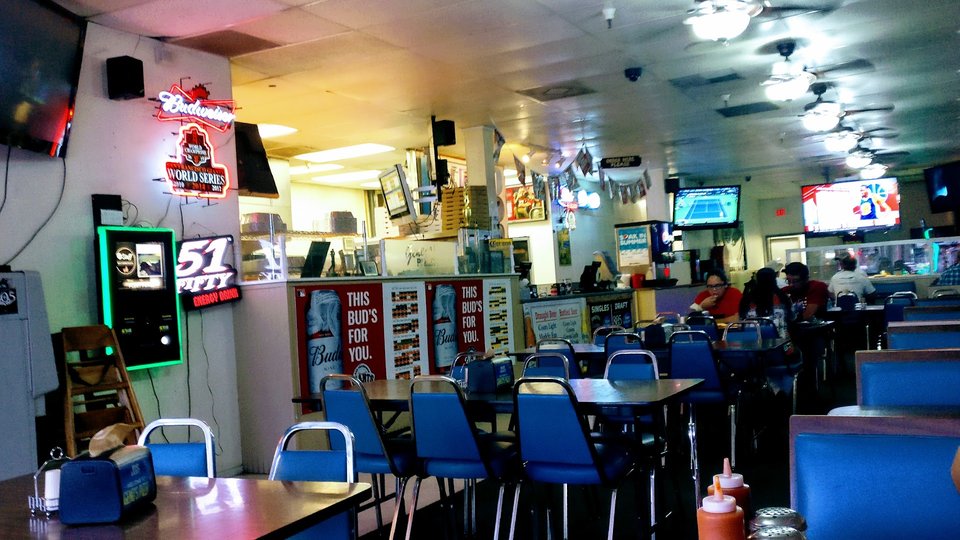 Geneo's Pizza storefront on North Main Street.