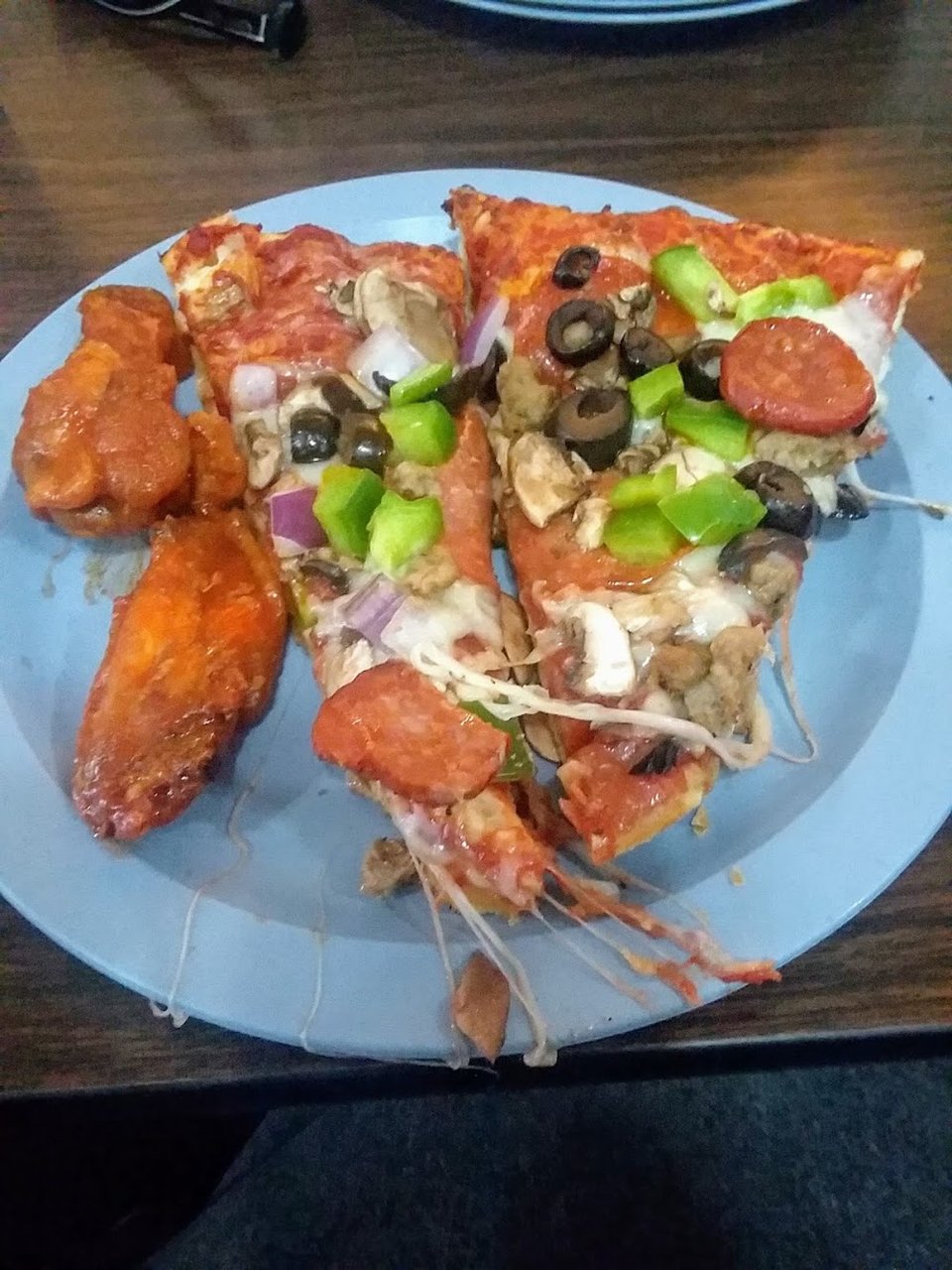 Genos Pizza and Wings